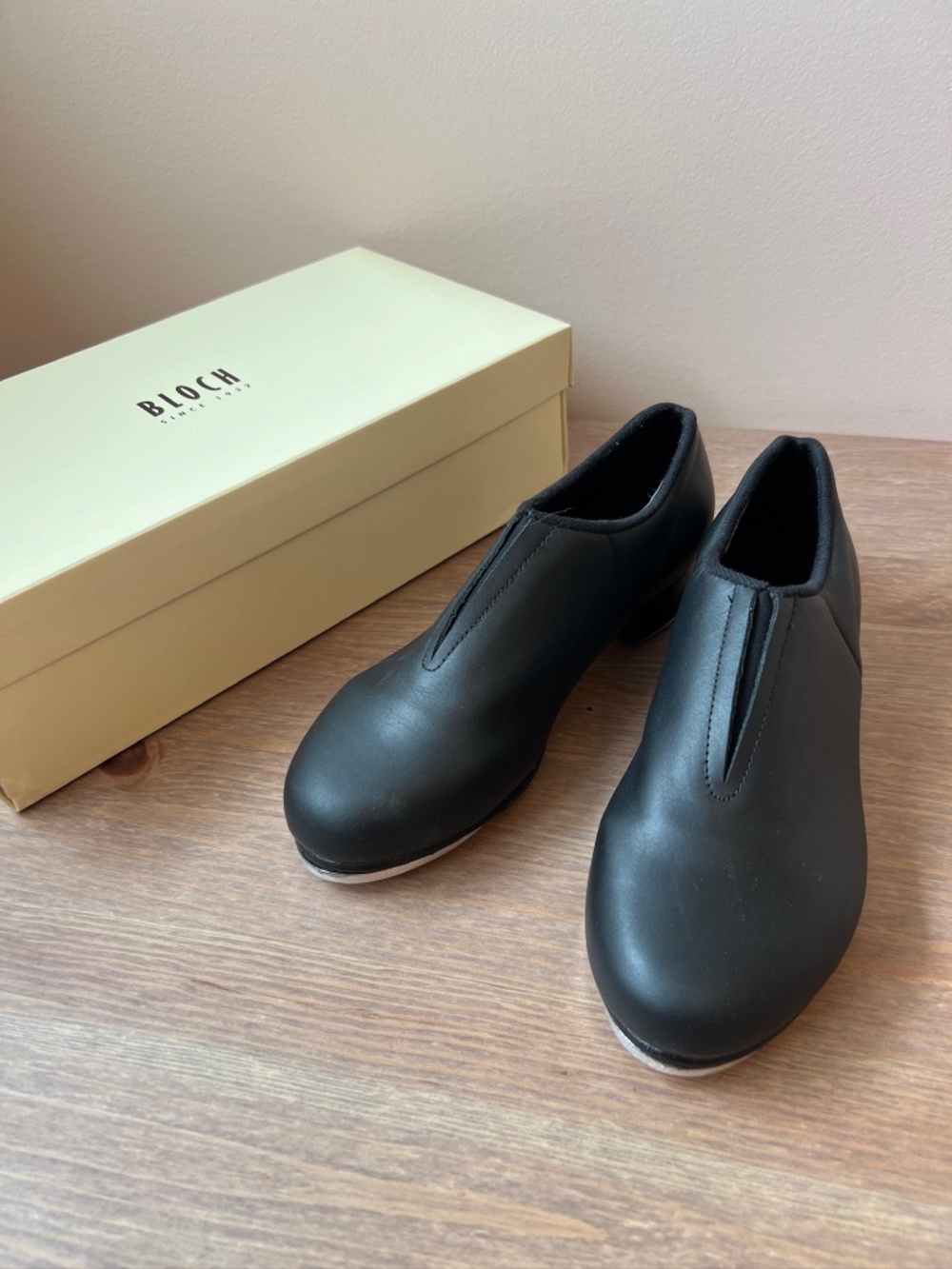 Bloch Flex Slip-On tap shoes, size 4